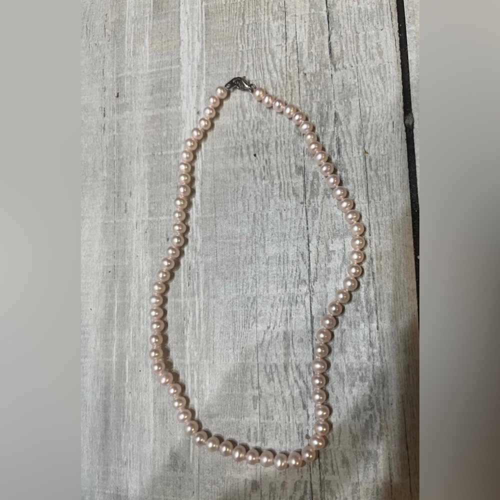Danbury mint white pearls necklace